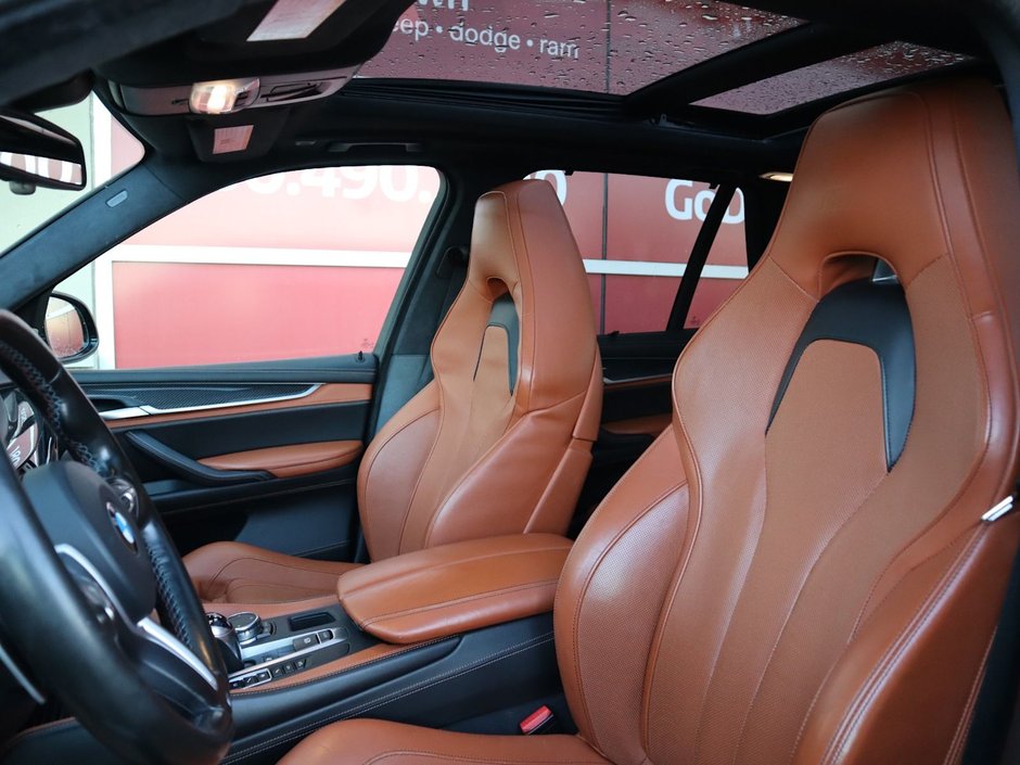 2016 BMW X5 M M IN BLACK EQUIPPED WITH A TWIN TURBO 4.4L V8 , AWD , 8SPD AUTO , QUATTRO EXHAUST , PREMIUM AUDIO , NAV , SUNROOF , DUAL ZONE AC-18