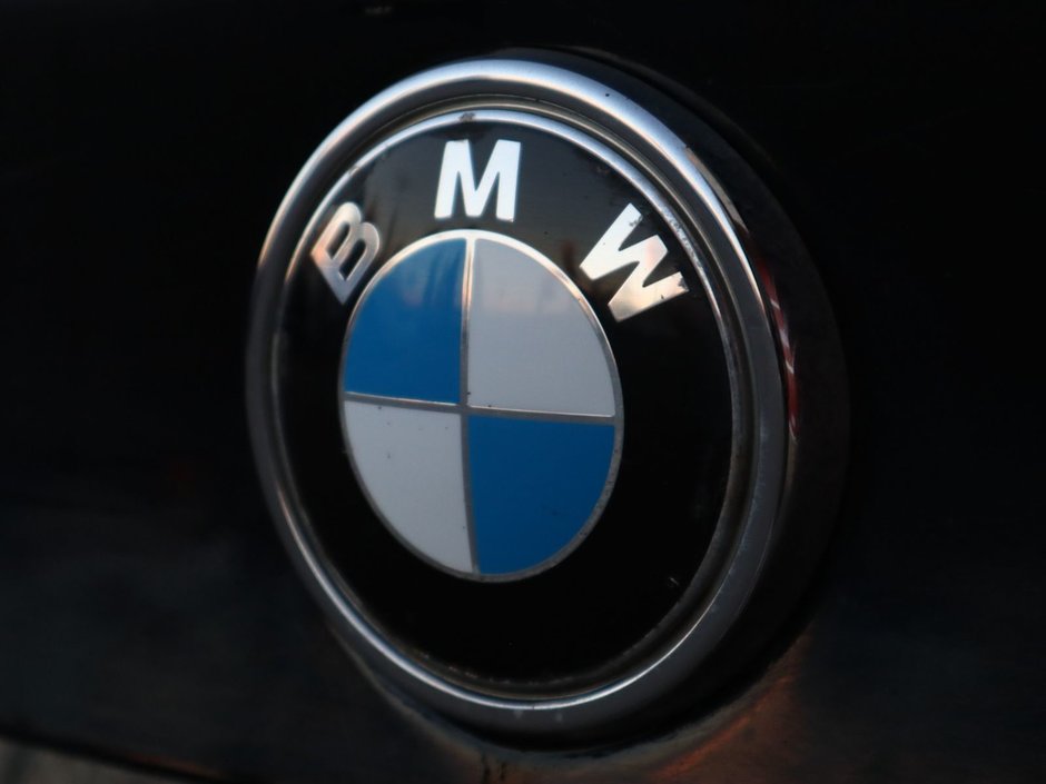 2016 BMW X5 M M IN BLACK EQUIPPED WITH A TWIN TURBO 4.4L V8 , AWD , 8SPD AUTO , QUATTRO EXHAUST , PREMIUM AUDIO , NAV , SUNROOF , DUAL ZONE AC-12