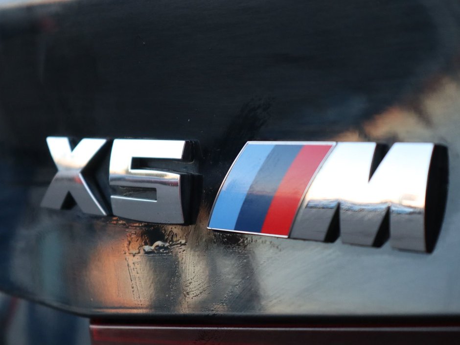 2016 BMW X5 M M IN BLACK EQUIPPED WITH A TWIN TURBO 4.4L V8 , AWD , 8SPD AUTO , QUATTRO EXHAUST , PREMIUM AUDIO , NAV , SUNROOF , DUAL ZONE AC-13