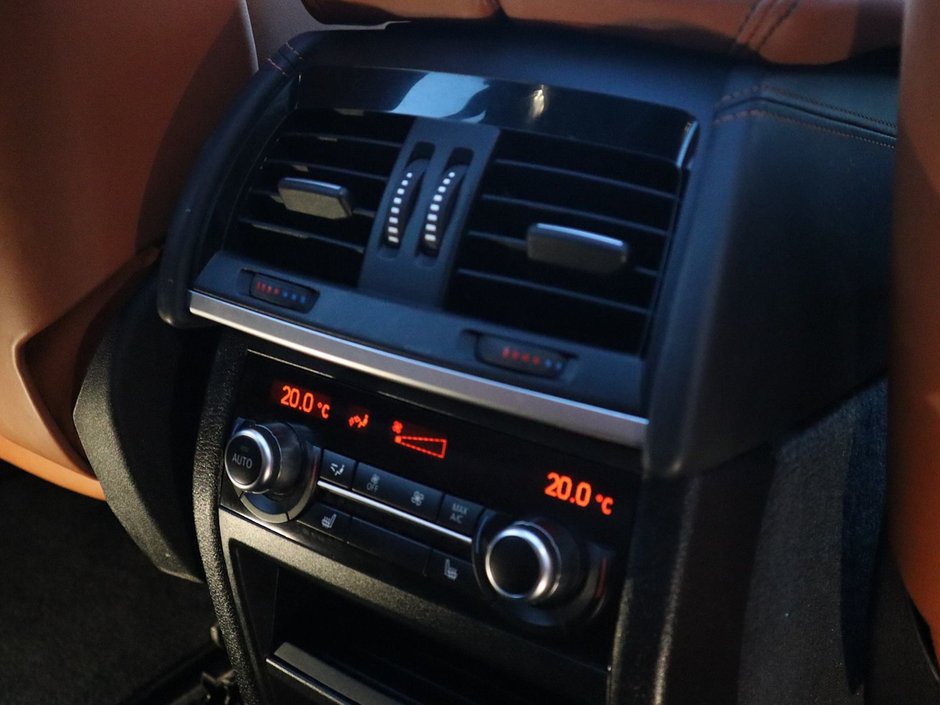 2016 BMW X5 M M IN BLACK EQUIPPED WITH A TWIN TURBO 4.4L V8 , AWD , 8SPD AUTO , QUATTRO EXHAUST , PREMIUM AUDIO , NAV , SUNROOF , DUAL ZONE AC-25