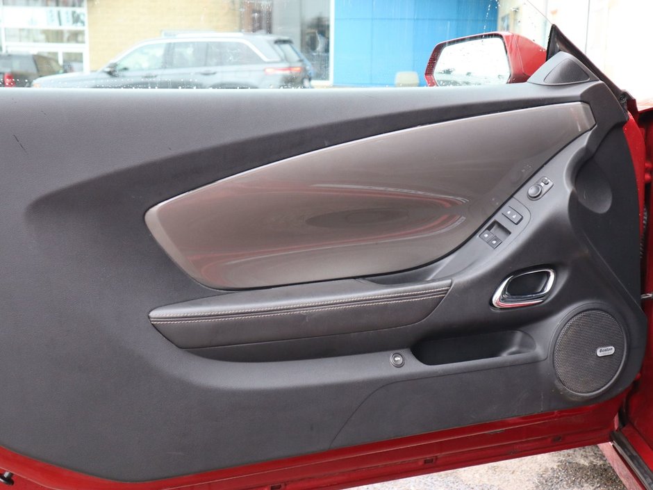 2015 Chevrolet Camaro SS IN RED EQUIPPED WITH A 6.2L V8 , FWD , AUTO TRANSMISSION , DUAL EXHAUST , LEATHER HEATED BUCKET SEATS , SUNROOF , PREMIUM BOS-16