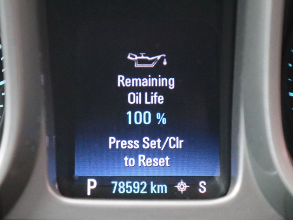 2015 Chevrolet Camaro SS IN RED EQUIPPED WITH A 6.2L V8 , FWD , AUTO TRANSMISSION , DUAL EXHAUST , LEATHER HEATED BUCKET SEATS , SUNROOF , PREMIUM BOS-26