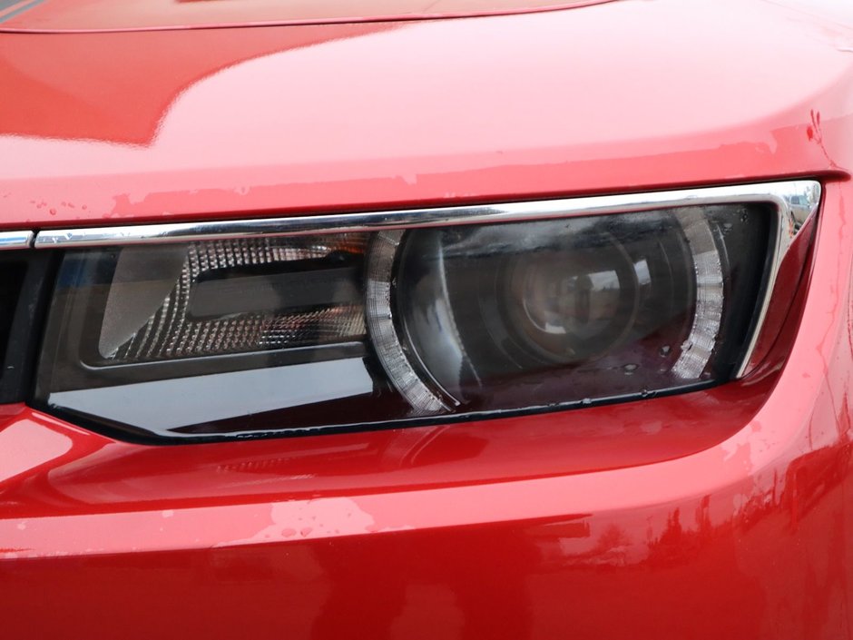 2015 Chevrolet Camaro SS IN RED EQUIPPED WITH A 6.2L V8 , FWD , AUTO TRANSMISSION , DUAL EXHAUST , LEATHER HEATED BUCKET SEATS , SUNROOF , PREMIUM BOS-4