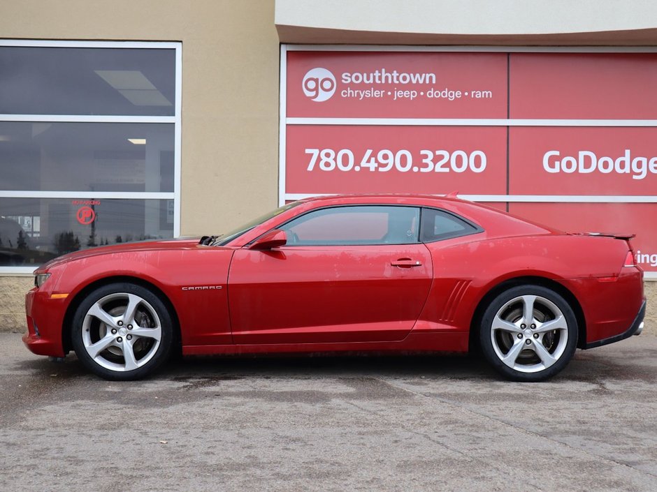 2015 Chevrolet Camaro SS IN RED EQUIPPED WITH A 6.2L V8 , FWD , AUTO TRANSMISSION , DUAL EXHAUST , LEATHER HEATED BUCKET SEATS , SUNROOF , PREMIUM BOS-7