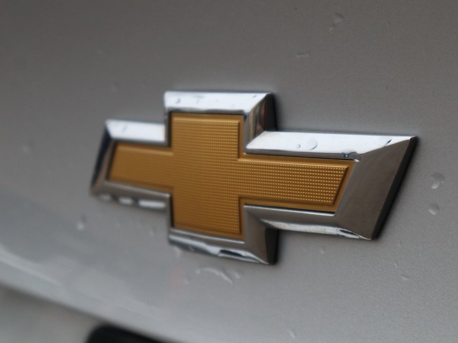 2022 Chevrolet Malibu LT IN SILVER EQUIPPED WITH A 1.5L TURBO I4 , FWD , CVT AUTO , HEATED FRONT SEATS , DUAL ZONE AC , BACKUP CAM , SW CONTROLS , BLU-12