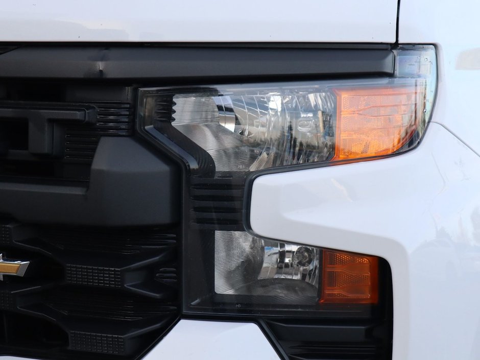 2022 Chevrolet Silverado 1500 WORK TRUCK IN WHITE EQUIPPED WITH A 5.3L VORTEC V8 , 4X4 , AUTO TRANSMISSION , REG CAB , AC , CRUISE , PWR LOCKS/WINDOWS , BACKU-4