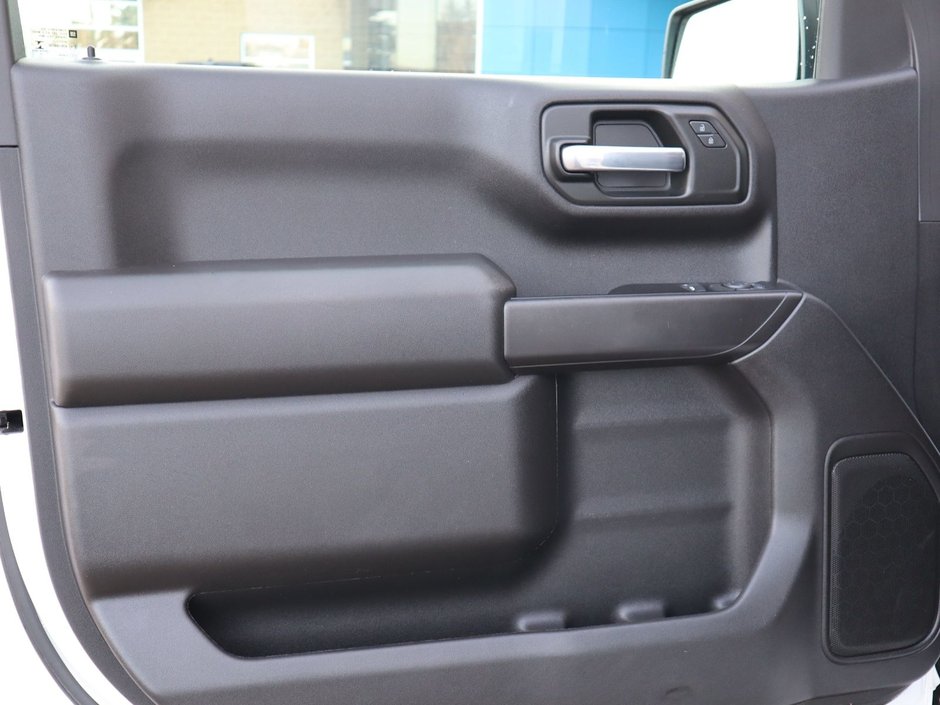 2022 Chevrolet Silverado 1500 WORK TRUCK IN WHITE EQUIPPED WITH A 5.3L VORTEC V8 , 4X4 , AUTO TRANSMISSION , REG CAB , AC , CRUISE , PWR LOCKS/WINDOWS , BACKU-17