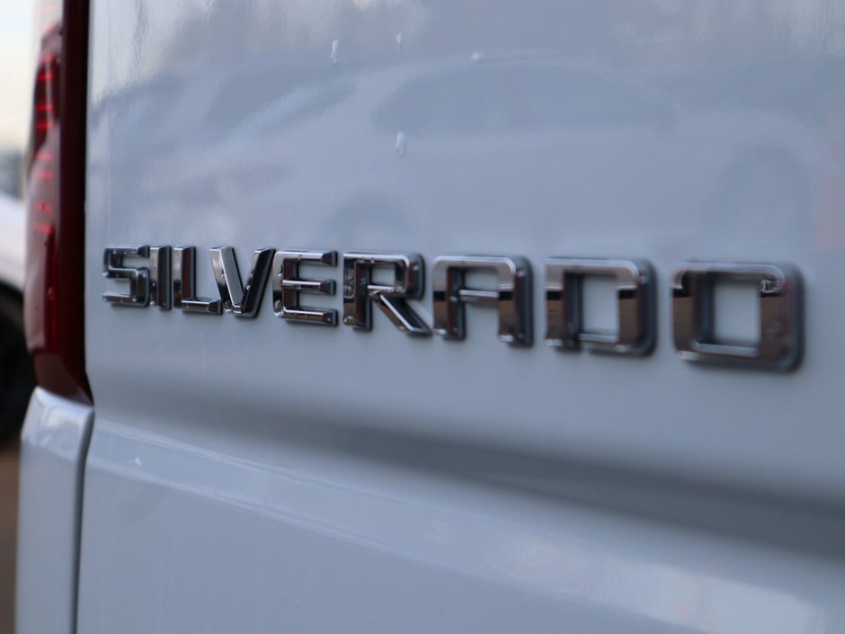 2022 Chevrolet Silverado 1500 WORK TRUCK IN WHITE EQUIPPED WITH A 5.3L VORTEC V8 , 4X4 , AUTO TRANSMISSION , REG CAB , AC , CRUISE , PWR LOCKS/WINDOWS , BACKU-14