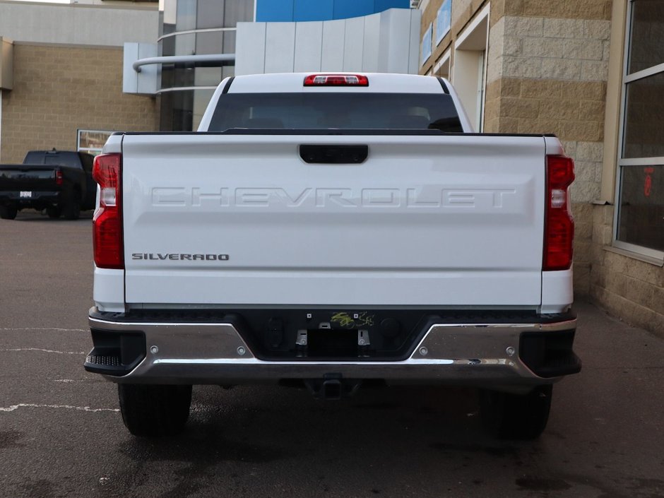 2022 Chevrolet Silverado 1500 WORK TRUCK IN WHITE EQUIPPED WITH A 5.3L VORTEC V8 , 4X4 , AUTO TRANSMISSION , REG CAB , AC , CRUISE , PWR LOCKS/WINDOWS , BACKU-9
