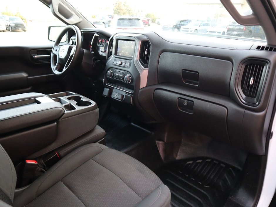 2022 Chevrolet Silverado 1500 WORK TRUCK IN WHITE EQUIPPED WITH A 5.3L VORTEC V8 , 4X4 , AUTO TRANSMISSION , REG CAB , AC , CRUISE , PWR LOCKS/WINDOWS , BACKU-19