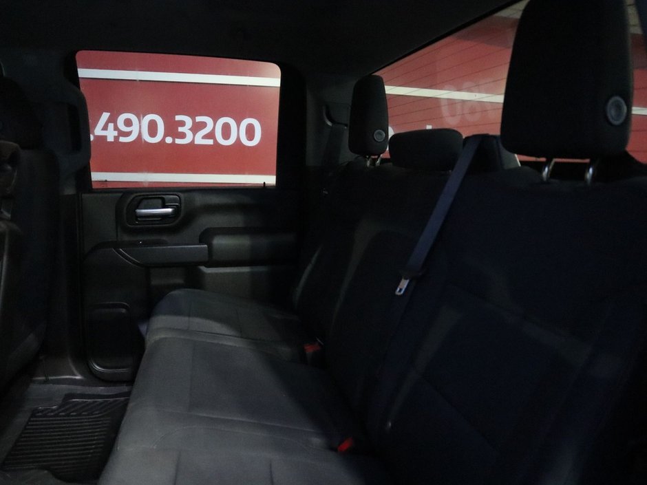 2021 Chevrolet Silverado 2500HD CUSTOM IN SUMMIT WHITE EQUIPPED WITH A 6.6L V8 , 6SPD AUTO , 4X4 , BLACK ACCENTS , CUSTOME VALUE PCKG , REMOTE START , TRAILER M-20