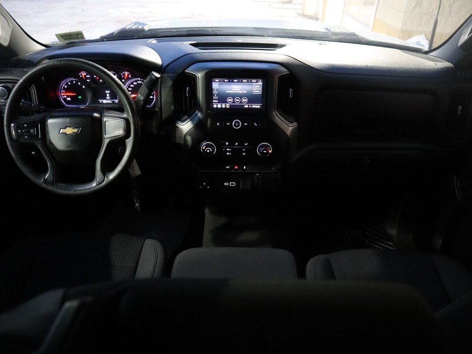 2021 Chevrolet Silverado 2500HD CUSTOM IN SUMMIT WHITE EQUIPPED WITH A 6.6L V8 , 6SPD AUTO , 4X4 , BLACK ACCENTS , CUSTOME VALUE PCKG , REMOTE START , TRAILER M-22