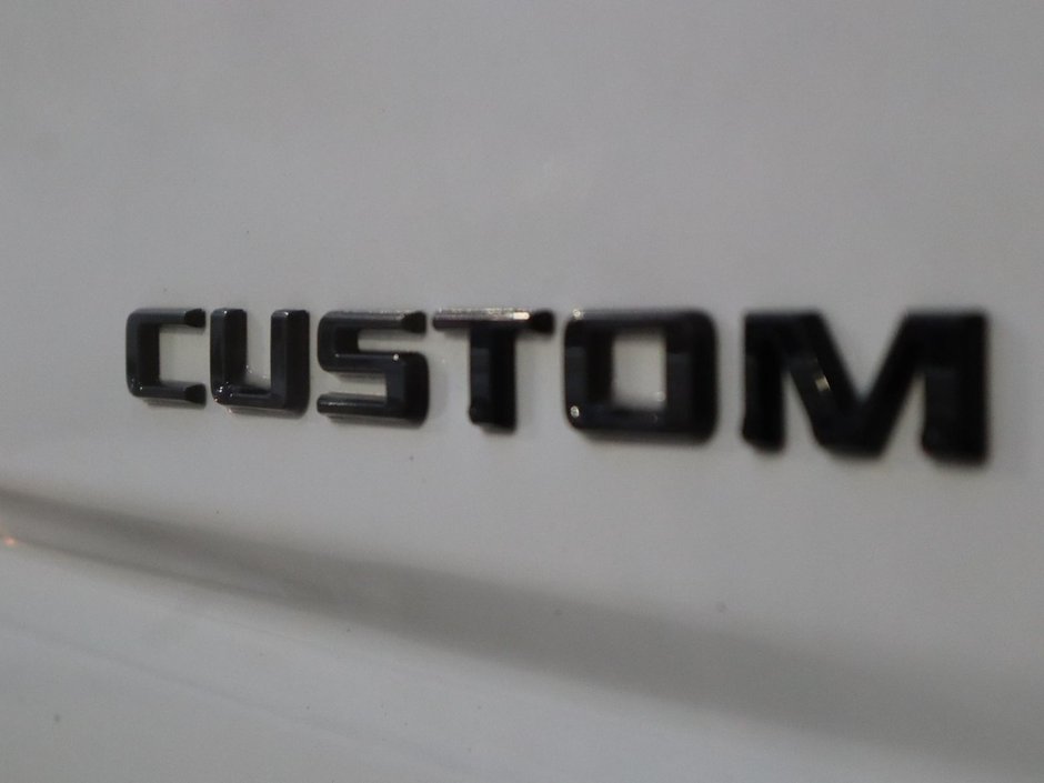 2021 Chevrolet Silverado 2500HD CUSTOM IN SUMMIT WHITE EQUIPPED WITH A 6.6L V8 , 6SPD AUTO , 4X4 , BLACK ACCENTS , CUSTOME VALUE PCKG , REMOTE START , TRAILER M-16