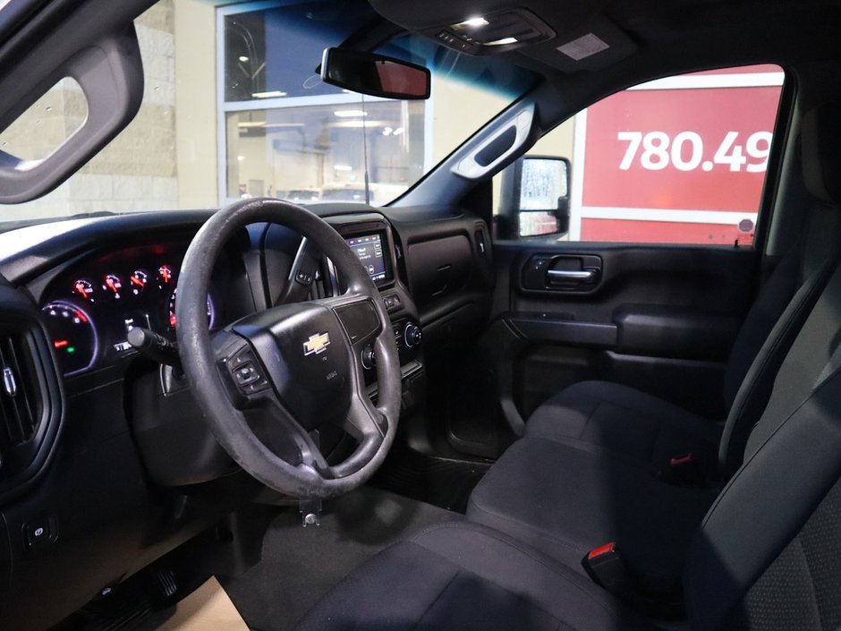 2021 Chevrolet Silverado 2500HD CUSTOM IN SUMMIT WHITE EQUIPPED WITH A 6.6L V8 , 6SPD AUTO , 4X4 , BLACK ACCENTS , CUSTOME VALUE PCKG , REMOTE START , TRAILER M-17