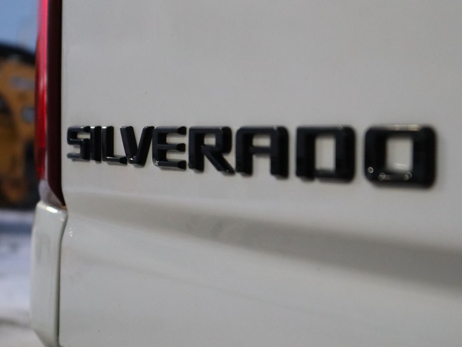 2021 Chevrolet Silverado 2500HD CUSTOM IN SUMMIT WHITE EQUIPPED WITH A 6.6L V8 , 6SPD AUTO , 4X4 , BLACK ACCENTS , CUSTOME VALUE PCKG , REMOTE START , TRAILER M-15