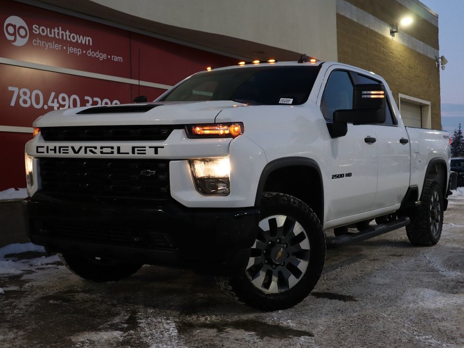 2021 Chevrolet Silverado 2500HD CUSTOM IN SUMMIT WHITE EQUIPPED WITH A 6.6L V8 , 6SPD AUTO , 4X4 , BLACK ACCENTS , CUSTOME VALUE PCKG , REMOTE START , TRAILER M-0