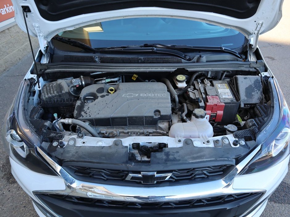 2022 Chevrolet Spark 2LT IN WHITE EQUIPPED WITH A FUEL EFFICIENT 1.4L I4 , FWD , CVT AUTO , LEATHERETTE HEATED SEATS , SW CONTROLS , AC , CRUISE , PW-25