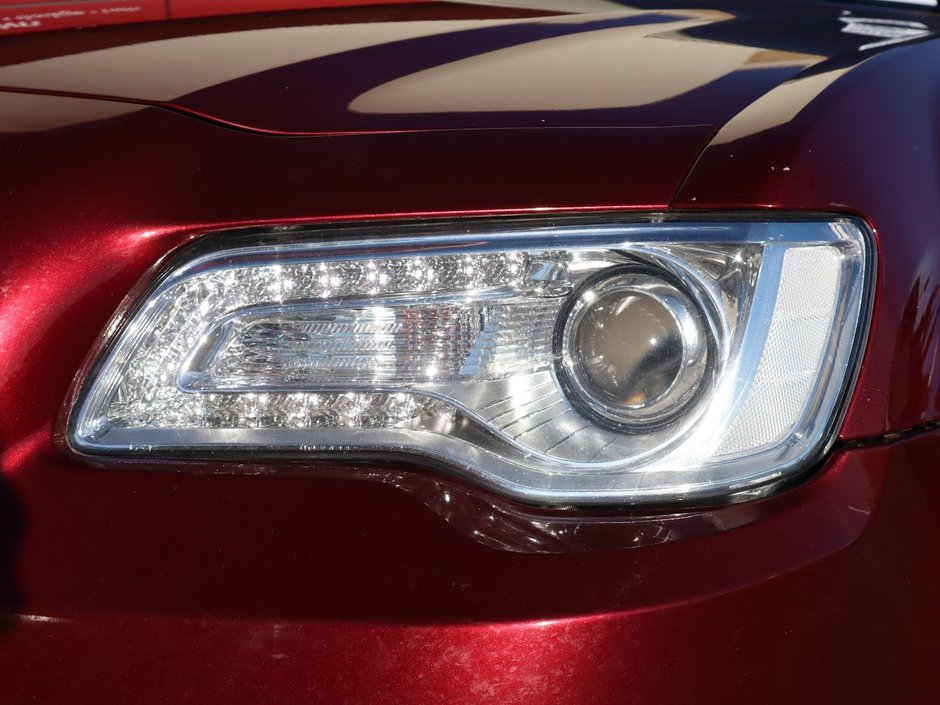 2017 Chrysler 300 TOURING IN VELVET RED PEARL EQUIPPED WITH A 3.6L V6 , RWD , 8SPD TF AUTO , VALUE PCKG , DUAL ZONE AC , PWR DRIVER SEAT , PANORAM-3