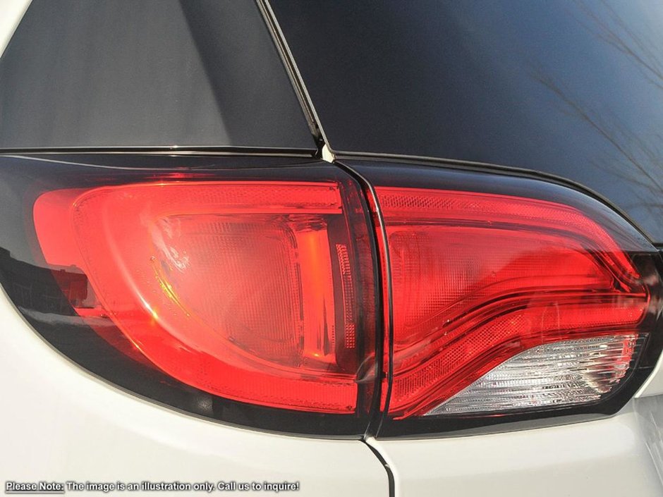 2024 Chrysler Grand Caravan SXT IN BRIGHT WHITE EQUIPPED WITH A 3.6L V6 , FWD , 9SPD AUTO , 2ND ROW STOW N GO , HEATED SEATS + SW , PWR LIFTGATE , DUAL PWR-9