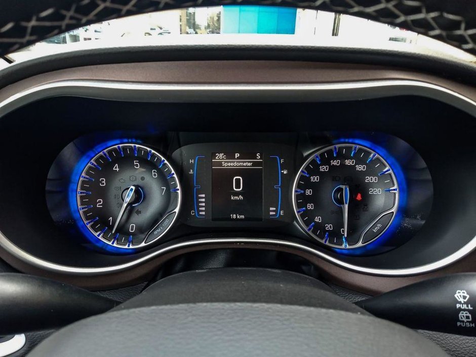 2024 Chrysler Grand Caravan SXT IN DIAMOND BLACK EQUIPPED WITH A 3.6L V6 , FWD , 9SPD AUTO , SAFETYTEC GROUP , NAV , 101.INCH TOUCHSCREEN , BSM/RCPD , PARK-14