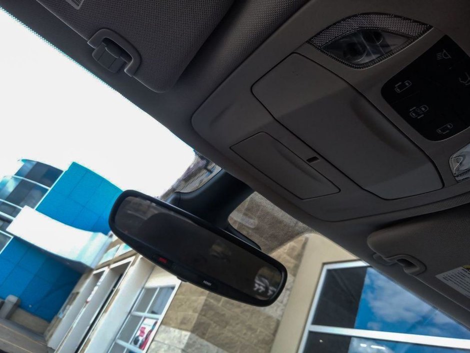 2024 Chrysler Grand Caravan SXT IN DIAMOND BLACK EQUIPPED WITH A 3.6L V6 , FWD , 9SPD AUTO , SAFETYTEC GROUP , NAV , 101.INCH TOUCHSCREEN , BSM/RCPD , PARK-20