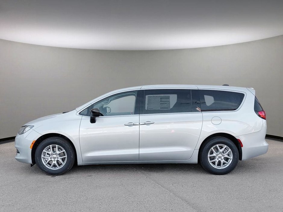 2024 Chrysler Grand Caravan SXT IN SILVER MIST EQUIPPED WITH A 3.6L V6 , 9SPD AUTO , FWD , 2ND ROW STOW N GO , HEATED SEATS + SW , PWR LIFTGATE , DUAL PWR S-2