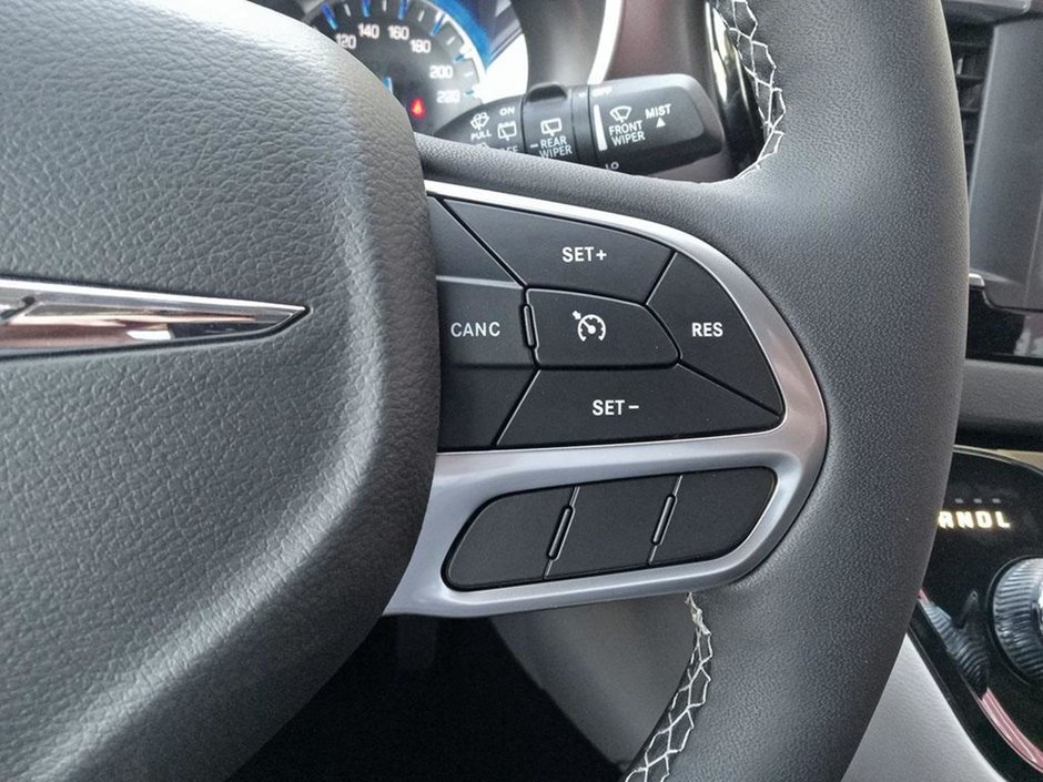 2024 Chrysler Grand Caravan SXT IN SILVER MIST EQUIPPED WITH A 3.6L V6 , 9SPD AUTO , FWD , 2ND ROW STOW N GO , HEATED SEATS + SW , PWR LIFTGATE , DUAL PWR S-15