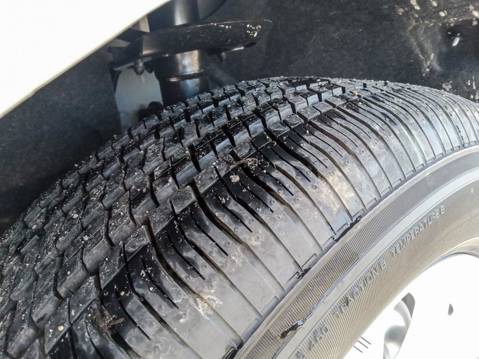 2025 Chrysler Grand Caravan SXT IN BRIGHT WHITE EQUIPPED WITH A 3.6L V6 , 9SPD AUTO , FWD , LEATHERETTE HEATED SEATS + SW , PWR LIFTGATE , ADV CRUISE W/LKA-6