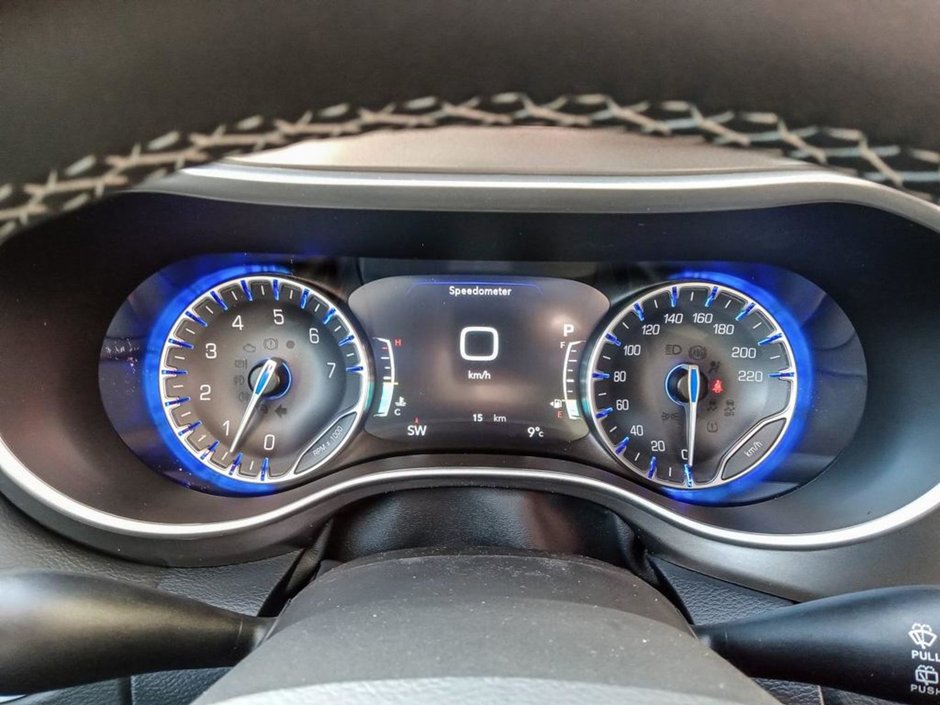 2025 Chrysler Grand Caravan SXT IN BRIGHT WHITE EQUIPPED WITH A 3.6L V6 , 9SPD AUTO , FWD , LEATHERETTE HEATED SEATS + SW , PWR LIFTGATE , ADV CRUISE W/LKA-14