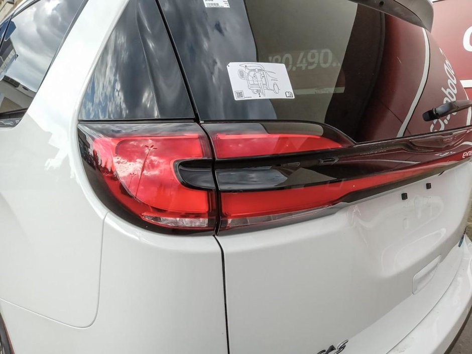 2024 Chrysler Pacifica Hybrid PREMIUM S IN BRIGHT WHITE EQUIPPED WITH A 3.6L HYBRID V6 , FWD , EFLITE CVT AUTO , NAPPA LEATHER HEATED SEATS + SW , S APPEARANC-10