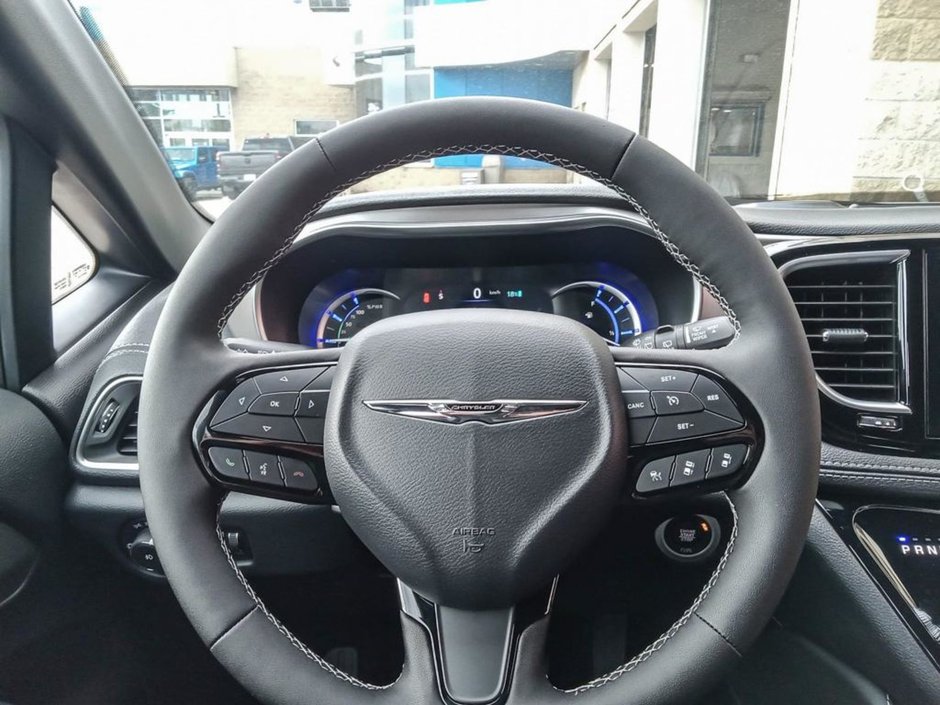 2024 Chrysler Pacifica Hybrid PREMIUM S IN BRIGHT WHITE EQUIPPED WITH A 3.6L HYBRID V6 , FWD , EFLITE CVT AUTO , NAPPA LEATHER HEATED SEATS + SW , S APPEARANC-13