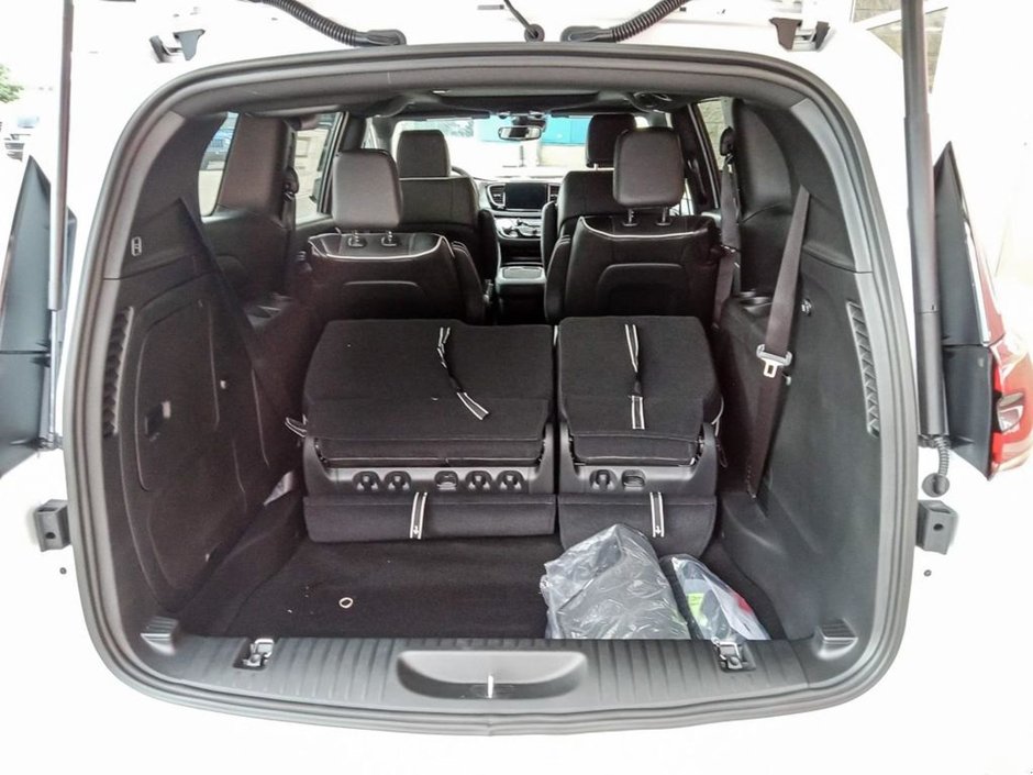 2024 Chrysler Pacifica Hybrid PREMIUM S IN BRIGHT WHITE EQUIPPED WITH A 3.6L HYBRID V6 , FWD , EFLITE CVT AUTO , NAPPA LEATHER HEATED SEATS + SW , S APPEARANC-11