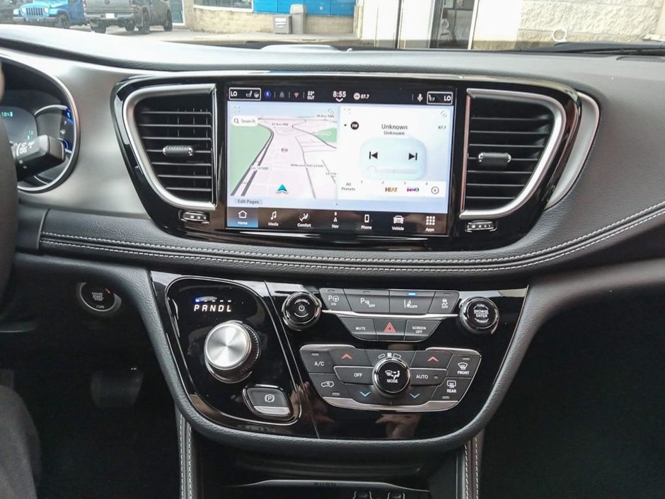 2024 Chrysler Pacifica Hybrid PREMIUM S IN BRIGHT WHITE EQUIPPED WITH A 3.6L HYBRID V6 , FWD , EFLITE CVT AUTO , NAPPA LEATHER HEATED SEATS + SW , S APPEARANC-18