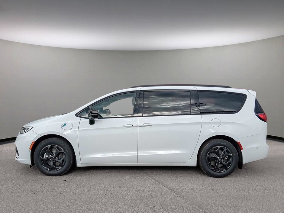 2024 Chrysler Pacifica Hybrid PREMIUM S IN BRIGHT WHITE EQUIPPED WITH A 3.6L HYBRID V6 , FWD , EFLITE CVT AUTO , NAPPA LEATHER HEATED SEATS + SW , S APPEARANC-2