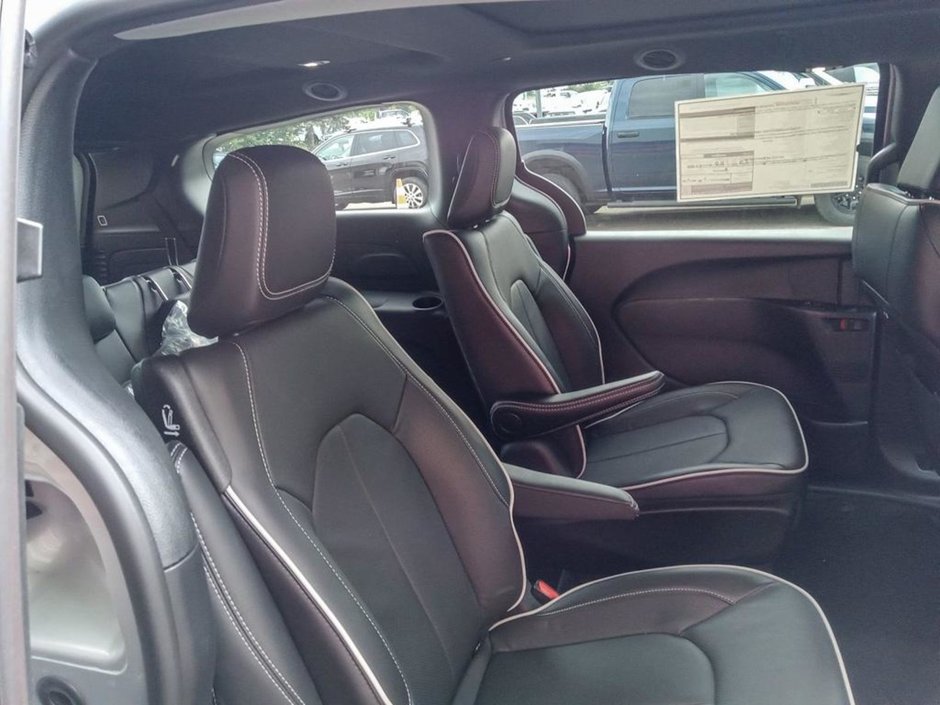 2024 Chrysler Pacifica Hybrid PREMIUM S IN SILVER MIST EQUIPPED WITH A 3.6L HYBRID V6 , FWD , EFLITE CVT AUTO , NAPPA LEATHER HEATED/VENTED SEATS , SAFETY SPH-22