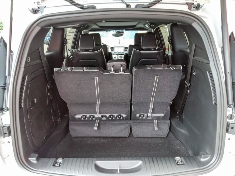 2024 Chrysler Pacifica Hybrid PREMIUM S IN SILVER MIST EQUIPPED WITH A 3.6L HYBRID V6 , FWD , EFLITE CVT AUTO , NAPPA LEATHER HEATED/VENTED SEATS , SAFETY SPH-11