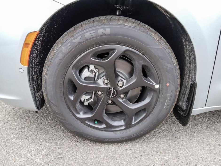 2024 Chrysler Pacifica Hybrid PREMIUM S IN SILVER MIST EQUIPPED WITH A 3.6L HYBRID V6 , FWD , EFLITE CVT AUTO , NAPPA LEATHER HEATED/VENTED SEATS , SAFETY SPH-5