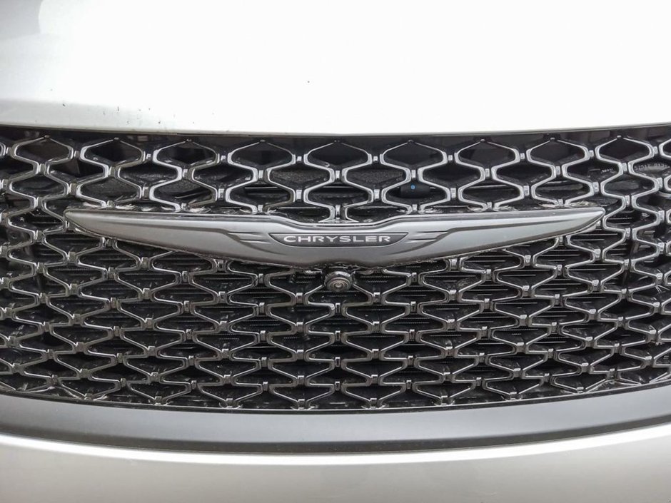 2024 Chrysler Pacifica Hybrid PREMIUM S IN SILVER MIST EQUIPPED WITH A 3.6L HYBRID V6 , FWD , EFLITE CVT AUTO , NAPPA LEATHER HEATED/VENTED SEATS , SAFETY SPH-8