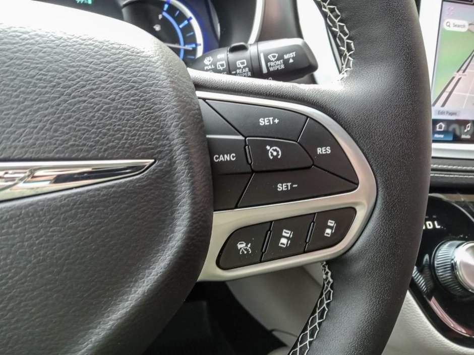 2024 Chrysler Pacifica Hybrid PLUG IN HYBRID SELECT IN DIAMOND BLACK EQUIPPED WITH A 3.6L HYBRID V6 , FWD , EFLITE AUTO , ROAD TRIPPER PCKG , ADV CRUISE W/LKA-15