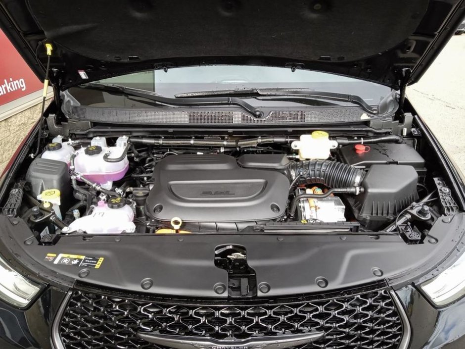 2024 Chrysler Pacifica Hybrid PLUG IN HYBRID SELECT IN DIAMOND BLACK EQUIPPED WITH A 3.6L HYBRID V6 , FWD , EFLITE AUTO , ROAD TRIPPER PCKG , ADV CRUISE W/LKA-9