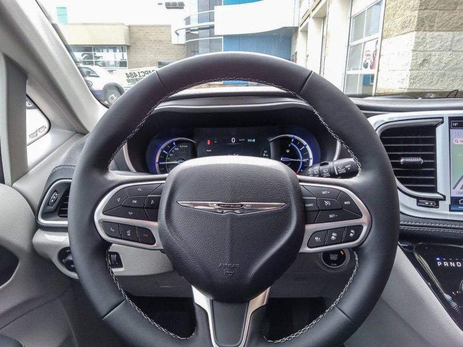 2024 Chrysler Pacifica Hybrid PLUG IN HYBRID SELECT IN DIAMOND BLACK EQUIPPED WITH A 3.6L HYBRID V6 , FWD , EFLITE AUTO , ROAD TRIPPER PCKG , ADV CRUISE W/LKA-13