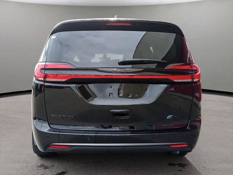 2024 Chrysler Pacifica Hybrid PLUG IN HYBRID SELECT IN DIAMOND BLACK EQUIPPED WITH A 3.6L HYBRID V6 , FWD , EFLITE AUTO , ROAD TRIPPER PCKG , ADV CRUISE W/LKA-4