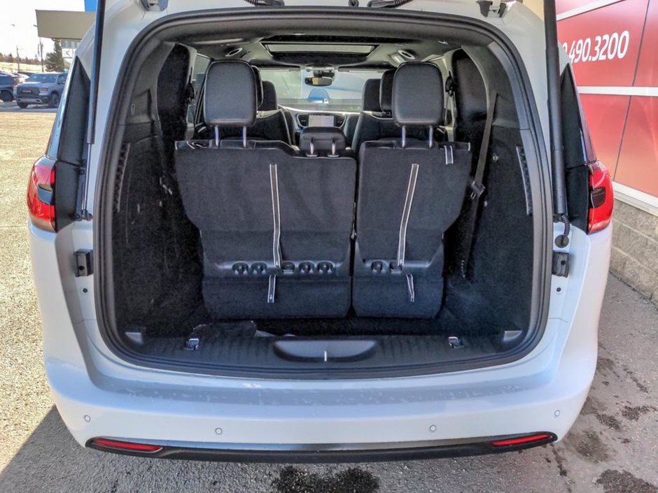 2024 Chrysler Pacifica Hybrid PREMIUM S APPEARANCE IN BRIGHT WHITE EQUIPPED WITH A 3.6L V6 HYBRID , FWD , EFLITE AUTO , SAFETY SPHERE , NAPPA LEATHER HEATED/V-23