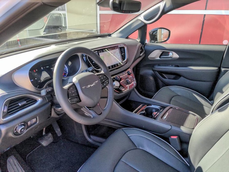 2024 Chrysler Pacifica Hybrid PREMIUM S APPEARANCE IN BRIGHT WHITE EQUIPPED WITH A 3.6L V6 HYBRID , FWD , EFLITE AUTO , SAFETY SPHERE , NAPPA LEATHER HEATED/V-11