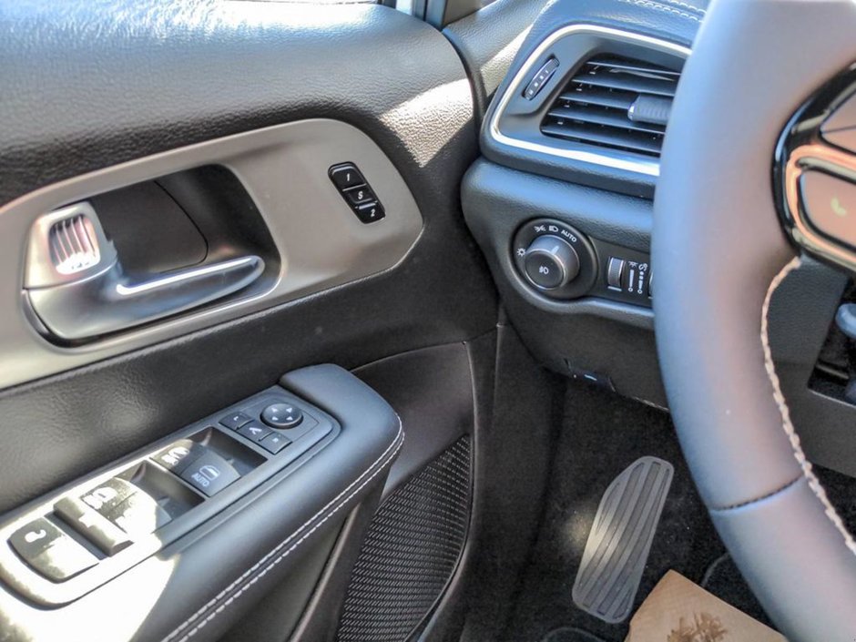 2024 Chrysler Pacifica Hybrid PREMIUM S APPEARANCE IN BRIGHT WHITE EQUIPPED WITH A 3.6L V6 HYBRID , FWD , EFLITE AUTO , SAFETY SPHERE , NAPPA LEATHER HEATED/V-16