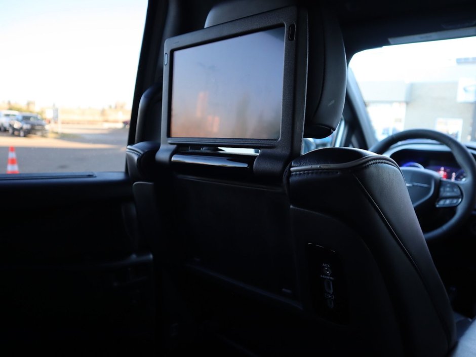 2023 Chrysler Pacifica LIMITED IN BRIGHT WHITE EQUIPPED WITH A 3.6L V6 , 9SPD AUTO , FWD , S APPEARANCE PCKG , THEATRE FAMILY GROUP , SAFETY SPHERE , 3-23