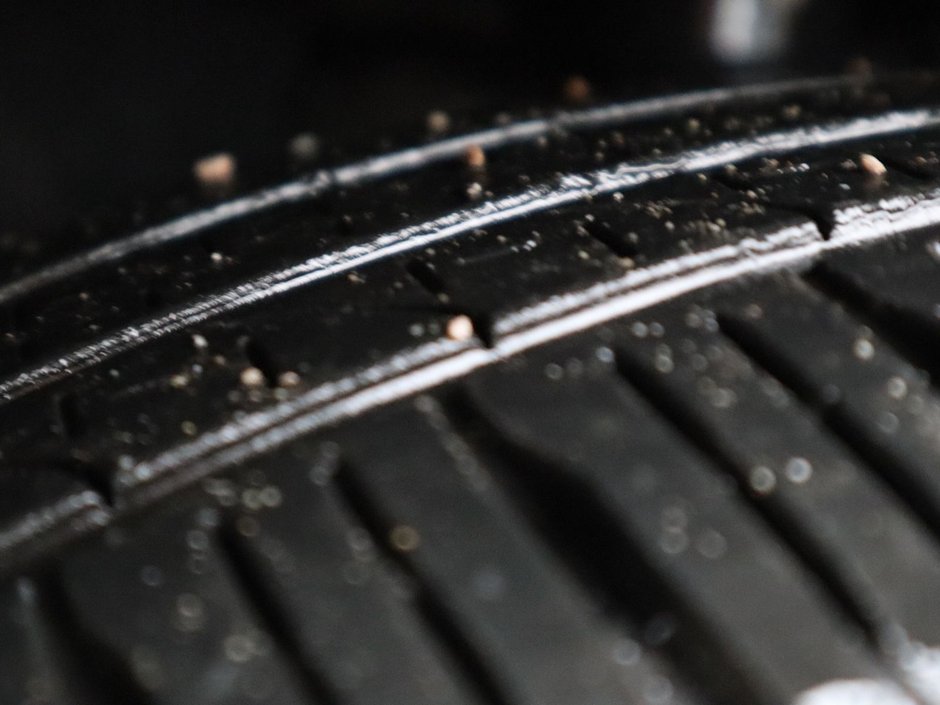 2023 Chrysler Pacifica LIMITED IN CERAMIC GREY EQUIPPED WITH A 3.6L V6 , FWD , 9SPD AUTO , NAPPA LEATHER VENTED/HEATED SEATS + SW , REMOTE START , ADV-5