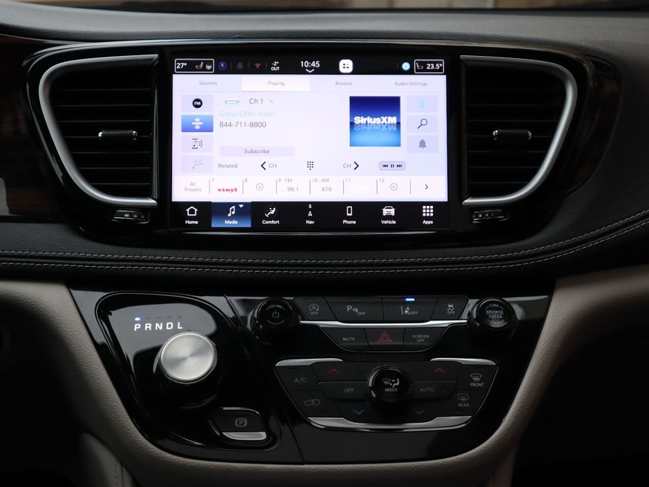 2023 Chrysler Pacifica LIMITED IN CERAMIC GREY EQUIPPED WITH A 3.6L V6 , FWD , 9SPD AUTO , NAPPA LEATHER VENTED/HEATED SEATS + SW , REMOTE START , ADV-24