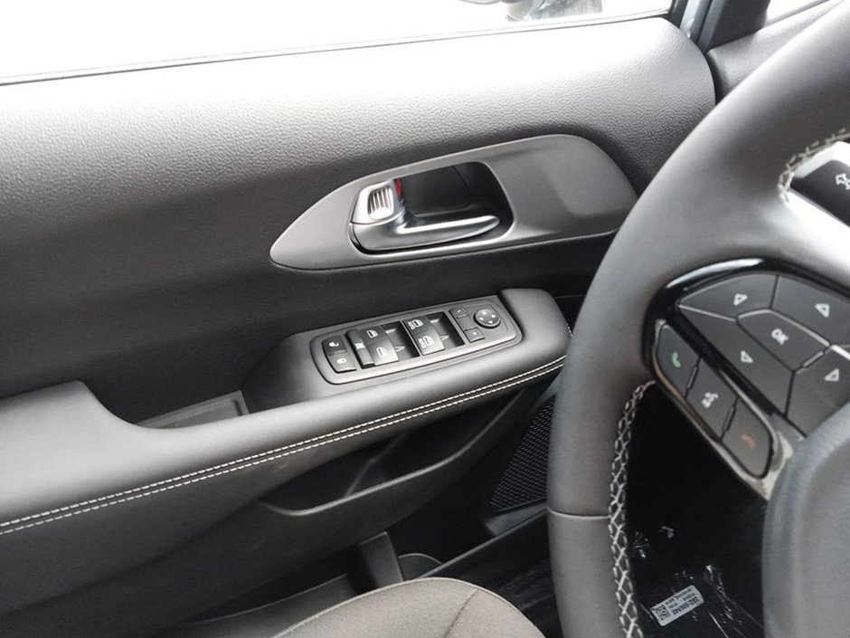 2024 Chrysler Pacifica TOURING IN SILVER MIST EQUIPPED WITH A 3.6L V6 , FWD , 9SPD AUTO , HEATED SEATS + SW , REMOTE START , BSM/RCPD , ADV CRUISE W/LK-16