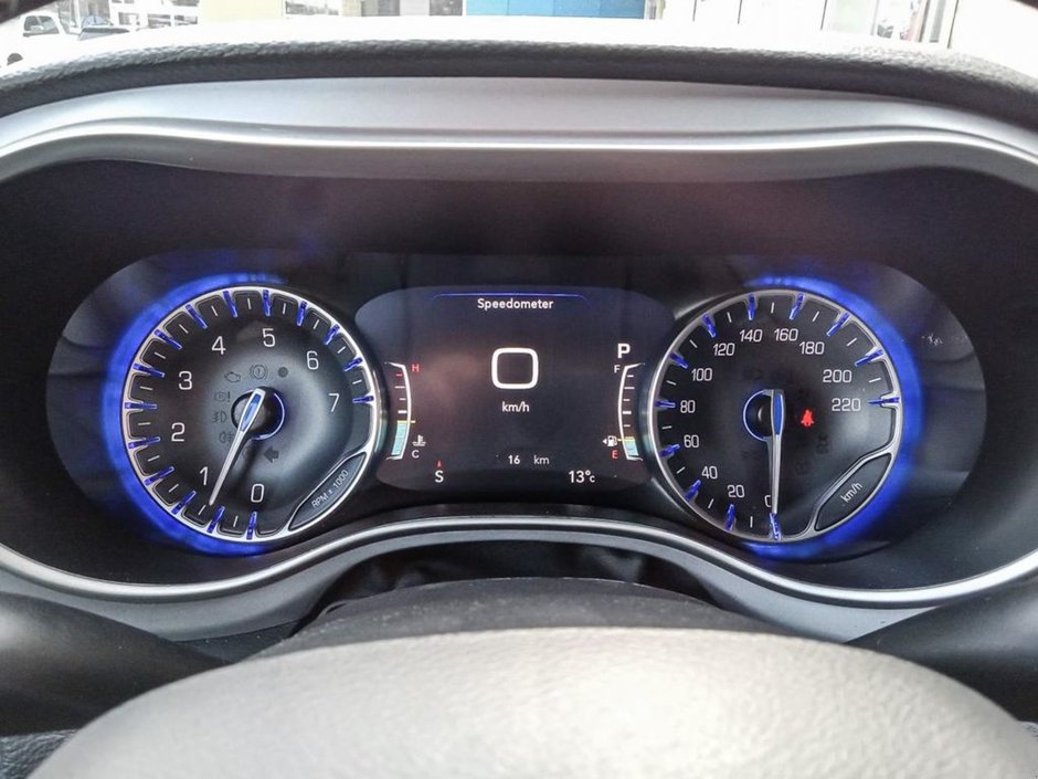 2024 Chrysler Pacifica TOURING IN DIAMOND BLACK EQUIPPED WITH A 3.6L V6 , FWD , 9SPD AUTO , PWR LIFTGATE , DUAL PWR SLIDING DOORS , TRI ZONE AC , BACKU-14